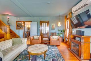 Group Getaway Luxe Farmhouse in Mt Horeb! - - 6