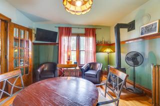 Group Getaway Luxe Farmhouse in Mt Horeb! - - 1