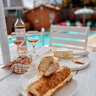 Sunny Cove Motel - 5