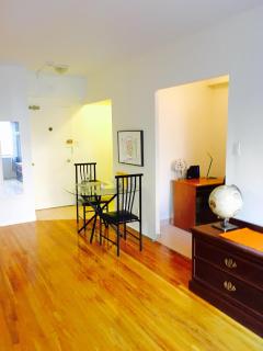 Stylish Montreal Apartment Comfortable Stay in the Golden Square Mile - 2