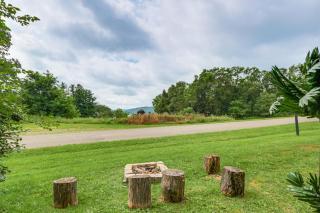 1 Mi to Wisp Resort Hot Tub Haven in McHenry! - McHenry - 6