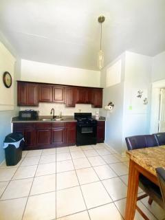 Entire Home Near UTEP - El Paso - 4