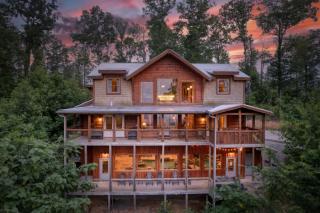 Eagle River Lodge - Huge Indoor Pool - Sleeps 24 - 8