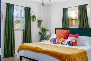 Pets OK! Heated Pool mins to 3 Sisters Spring! - 3