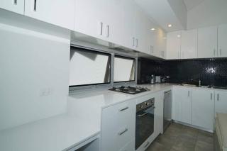 4 Eco Rated Home Perth Sleeps 4 - Perth - 3