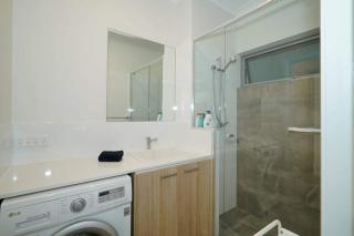 4 Eco Rated Home Perth Sleeps 4 - Perth - 4