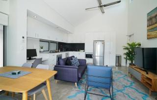 4 Eco Rated Home Perth Sleeps 4 - Perth - 8