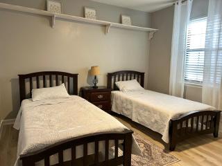 Cozy 3BR Home Peaceful Vibes Centrally Located - 8