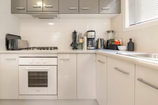 Golden Retreat - Couples Getaway Business stay - Golden Square - 8