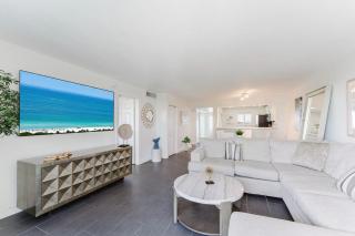 Prime Beach and Golf Retreat 2BR Pool & Balcony - Boca Raton - 5