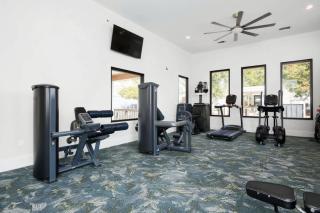 Boulevard Stays Tranquil 1BR King Suite Pool Parking Gym 03 - 3
