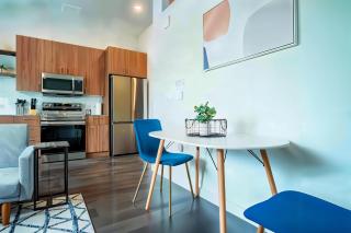 Boulevard Stays Stylish 1BR Getaway Pool Gym & Free Parking - 9