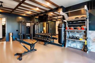 Boulevard Stays Stylish 1BR Getaway Pool Gym & Free Parking - 4