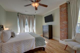 Charming Escape - Private Hot Tub! - 5
