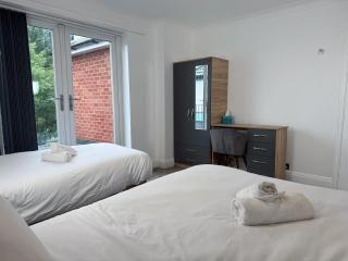 A Stylish & Cosy Home from Home! - Middlesbrough - 3