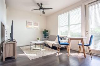 Boulevard Stays Comfortable 1BR Suite w Pool Parking Gym 05 - 6