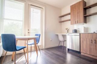 Boulevard Stays Comfortable 1BR Suite w Pool Parking Gym 05 - 2