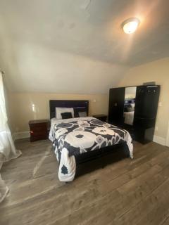 Private bedroom 9 - Brockton - 3