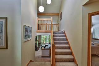 Cedarwood Retreat - 3BR Vermont Condo with Spa, Pool, Fireplace & Private Sauna - Killington - 2
