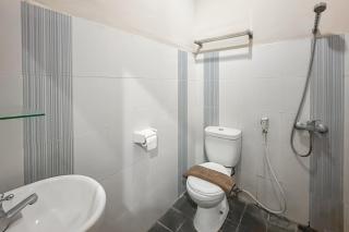 Hotel Cemara Hijau Mitra RedDoorz - Bandung - 7