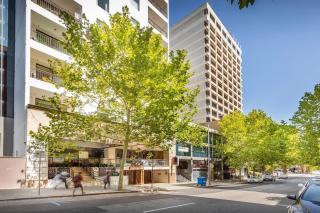 806 Deluxe Delight Concert Hall Studio - 1