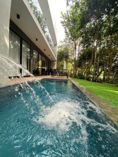 Casa de luxo com piscina e 5 suites - 7