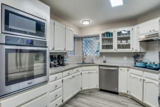Family-Friendly Fun, Pool, Game Room, DFW Airport - Lewisville - 2