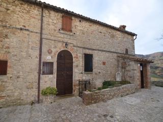 Cozy 2-Bed Apartment, Petrella - 5