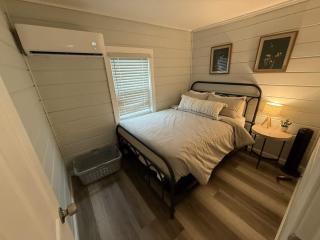 Barnacle Bay - Perfect Location Near The Beach - Hampton - 5
