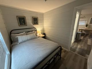 Barnacle Bay - Perfect Location Near The Beach - Hampton - 4