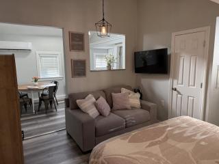 The Stuffed Quahog - Perfect Location Near Beach - Hampton - 4