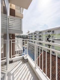 Stylish Condo Near Airport- Poolview Amani Grand - 1