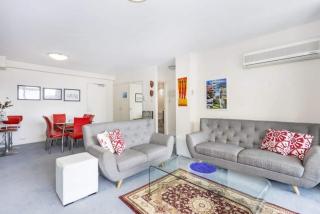 24 Amazing Adelaide Tce 2br 2ba Location - Perth - 9