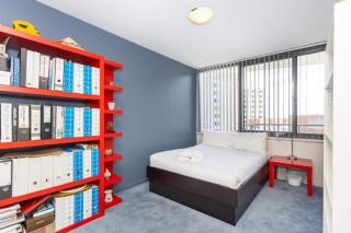 24 Amazing Adelaide Tce 2br 2ba Location - Perth - 4