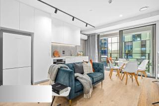 Chic Central Auckland Apartment - 2