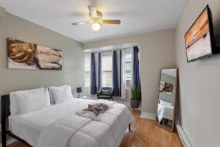 Stylish Deluxe City Flat - 5