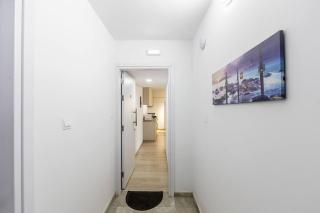C-Premium Apts 100m from beach and city centre - 0