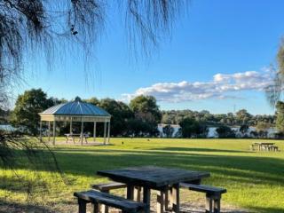 Summer & Winter City Escape - Heatherton - 4