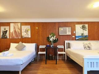 Serene Escape in Sans Souci - Luxe Waterfront Suite for Five - 0