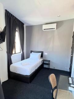 Quee Hotel - 8