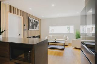 Luxury 3BD Short Walk to Airport - Boston - 7