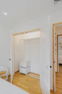Lux 3BD Minutes Walk to Airport - Boston - 3