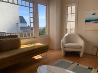 Gorgeous Apt High Atop Nob Hill - 1