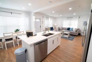 Beautiful Spacious Stylish Near Busch Gardens - Tampa - 3