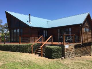 Mountain Bay Log Home - 9