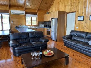 Mountain Bay Log Home - 7