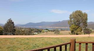 Mountain Bay Log Home - 3