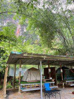 Khaosok Mysterious Restaurant and Camp ร้านลึกลับริมคลอง - Khao Sok - 3