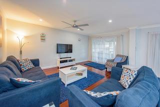 Sea Renity On Earnshaw 3BR Beachside Bliss - 7