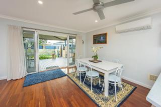 Sea Renity On Earnshaw 3BR Beachside Bliss - 1